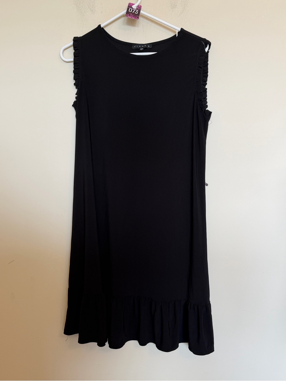 Tiana B Black Ruffle Hem Shift Dress Minimalist Office Siren Classic L - Picture 2 of 8